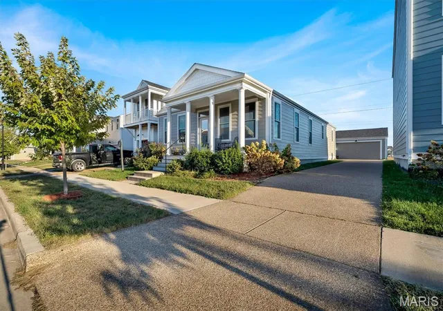Photo 3 of Single family home for sale at 3405 Simeon Bunker St, Saint Charles, MO 63301 | MLS# MIS26043906 | Listing updated on 2026-10-21