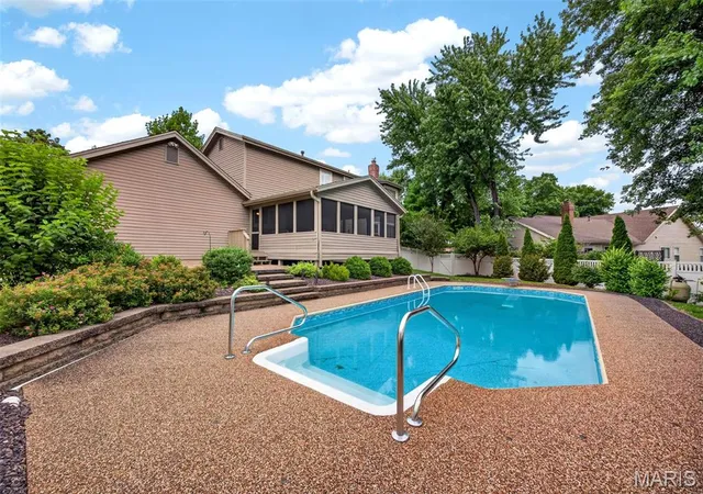 3rd image of 81 Cinnamon Tree Ct, Saint Charles, MO 63304 | MLS# MIS26043916