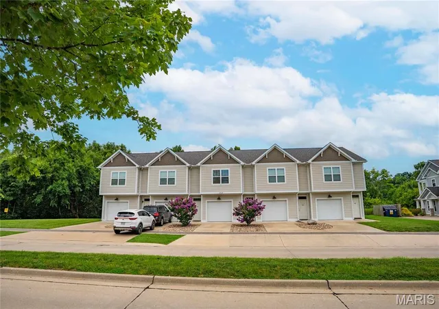Homes for sale in Cape Girardeau, MO | 2020 Walden Blvd, Cape Girardeau, MO 63701 | MLS# MIS26043921