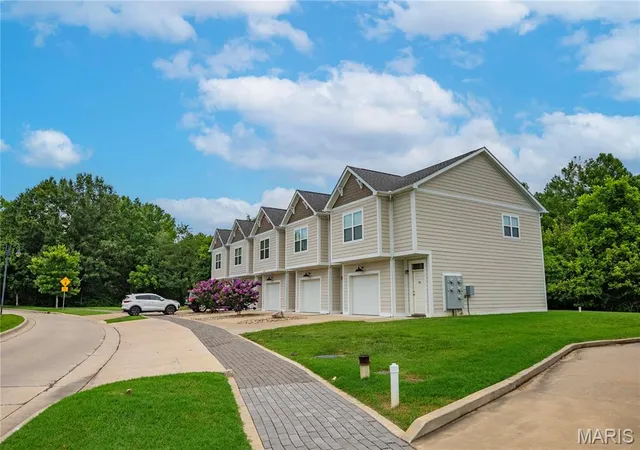 Homes for sale in Cape Girardeau, MO | 2020 Walden Blvd, Cape Girardeau, MO 63701 | MLS# MIS26043921