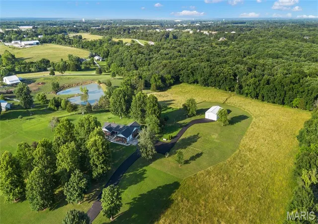 Photo 3 of Sale Pending at 794 Linns Mill Rd, Troy, MO 63379 | MLS# MIS26043935 | Listing updated on 2026-07-19