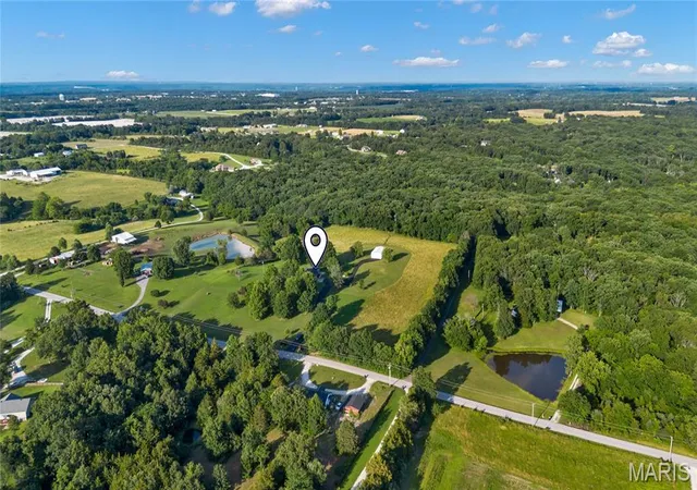 Photo 4 of Sale Pending at 794 Linns Mill Rd, Troy, MO 63379 | MLS# MIS26043935 | Listing updated on 2026-07-19