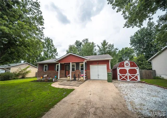 Homes for sale in Rolla, MO | 206 Brookridge Dr, Rolla, MO 65401 | MLS# MIS26043936