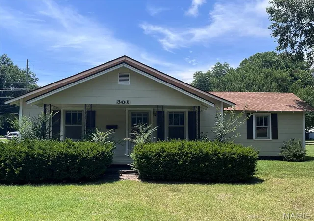 Homes for sale in Malden, MO | 301 Washington St, Malden, MO 63863 | MLS# MIS26043942