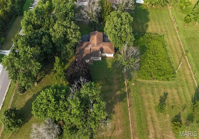 Photo 3 of Sale Pending at 15 Quarry Rd, Troy, MO 63379 | MLS# MIS26043944 | Listing updated on 2026-10-01