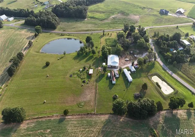 Photo 4 of Sale Pending at 15 Quarry Rd, Troy, MO 63379 | MLS# MIS26043944 | Listing updated on 2026-10-01