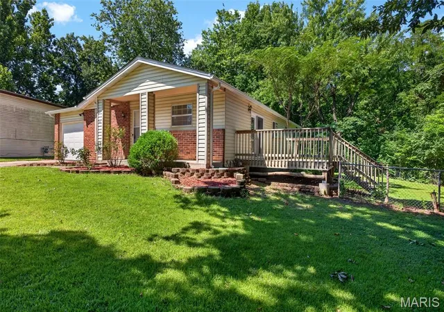 3rd image of 1611 Autumn Hill Dr, O Fallon, MO 63366 | MLS# MIS26043949