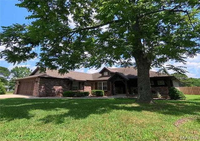 Homes for sale in West Plains, MO | 602 Oak Park Blvd, West Plains, MO 65775 | MLS# MIS26043952