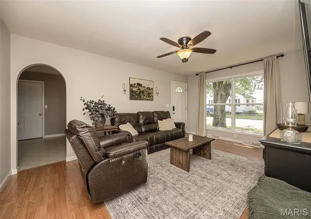 Homes for sale in Owensville, MO | 701 E Pear Ave, Owensville, MO 65066 | MLS# MIS26043966
