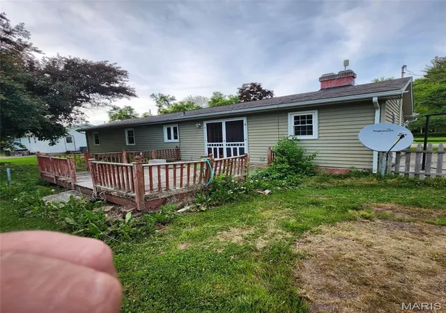 5th image of 309 E Clay St, Pleasant Hill, IL 62366 | MLS# MIS26043994