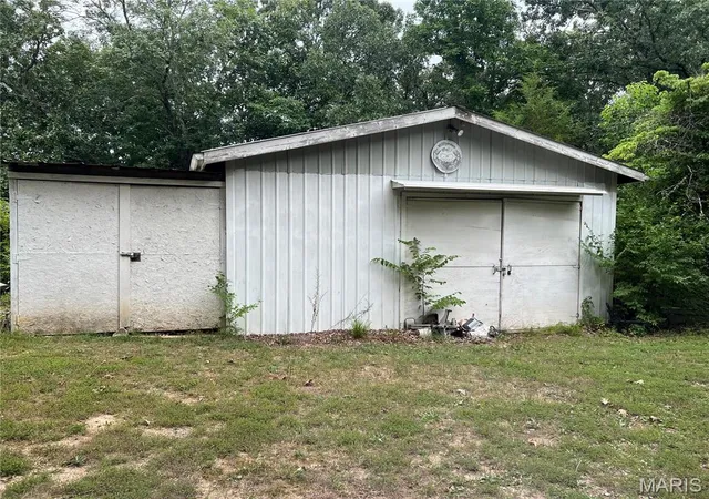Homes for sale in Festus, MO | 2040 Us Hwy 61, Festus, MO 63028 | MLS# MIS26044000