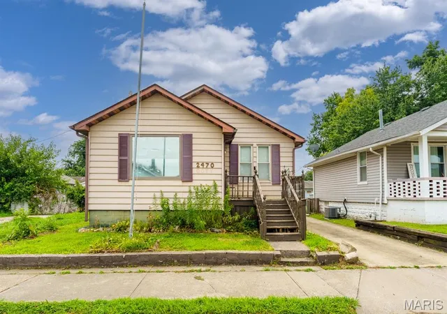 Homes for sale in Granite City, IL | 2470 Center St, Granite City, IL 62040 | MLS# MIS26044034