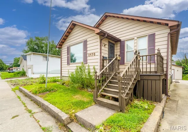 Homes for sale in Granite City, IL | 2470 Center St, Granite City, IL 62040 | MLS# MIS26044034
