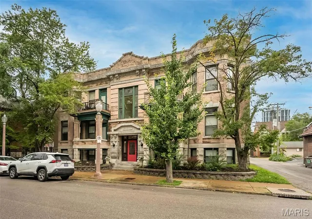 Photo 1 of Condo for sale at 19 N Taylor Ave #2N, Saint Louis, MO 63108 | MLS# MIS26044040 | Listing updated on 2026-08-15