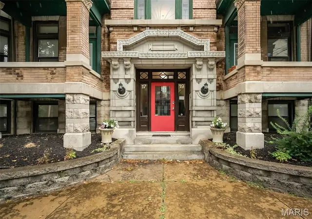 Photo 3 of Condo for sale at 19 N Taylor Ave #2N, Saint Louis, MO 63108 | MLS# MIS26044040 | Listing updated on 2026-08-15