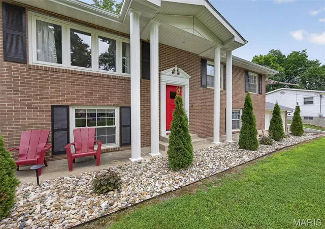 3rd image of 26 Arnold Dr, Dupo, IL 62239 | MLS# MIS26044051