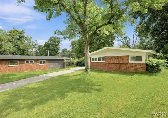 Photo 1 of Single family home for sale at 6830 Friarwood Dr, Saint Louis, MO 63134 | MLS# MIS26044053 | Listing updated on 2026-10-27