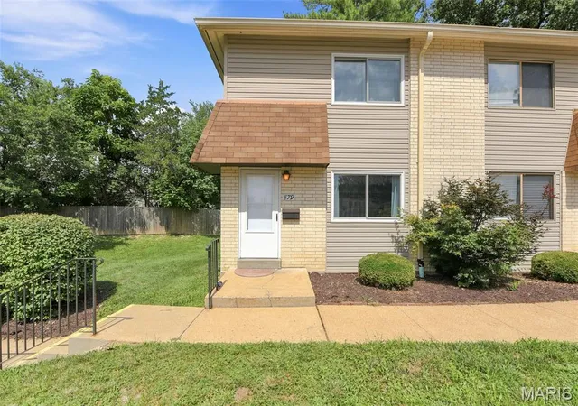 Photo 2 of Condo for sale at 879 Portsdown Rd, Ballwin, MO 63011 | MLS# MIS26044058 | Listing updated on 2026-08-12