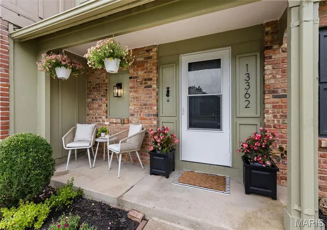 Homes for sale in Ballwin, MO | 13362 Hiddencrest Ln, Ballwin, MO 63021 | MLS# MIS26044069
