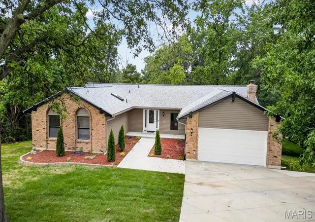 Homes for sale in Ballwin, MO | 863 Woods Mill Rd, Ballwin, MO 63011 | MLS# MIS26044070