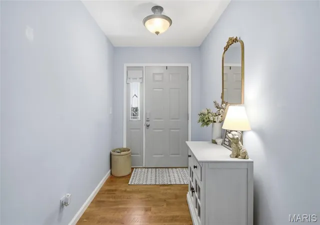 Photo 2 of Sale Pending at 10 Spring Terrace Ct, Columbia, IL 62236 | MLS# MIS26044075 | Listing updated on 2026-08-29