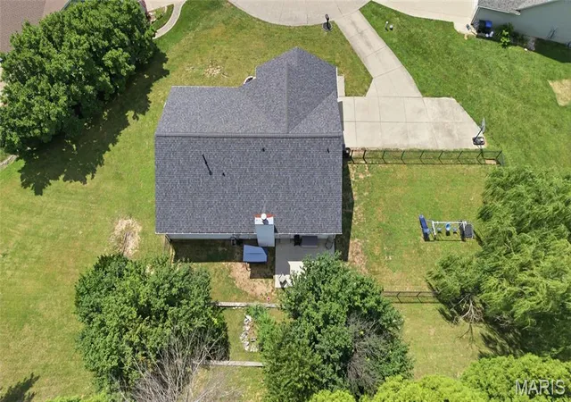 Photo 53 of Sale Pending at 10 Spring Terrace Ct, Columbia, IL 62236 | MLS# MIS26044075 | Listing updated on 2026-08-29