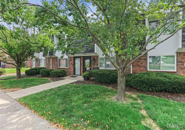 Homes for sale in Godfrey, IL | 5001 Little Creek Ln #C, Godfrey, IL 62035 | MLS# MIS26044076