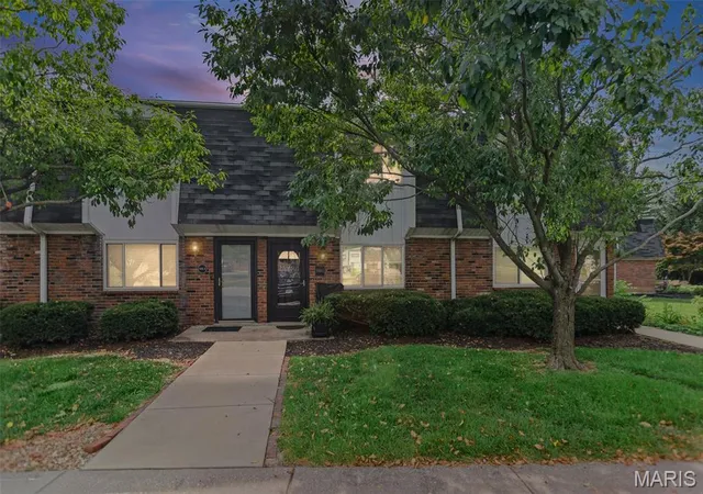 Homes for sale in Godfrey, IL | 5001 Little Creek Ln #C, Godfrey, IL 62035 | MLS# MIS26044076