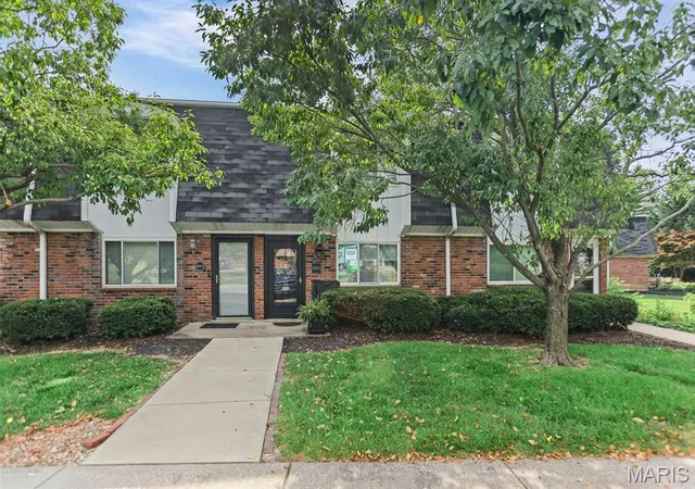 Homes for sale in Godfrey, IL | 5001 Little Creek Ln #C, Godfrey, IL 62035 | MLS# MIS26044076