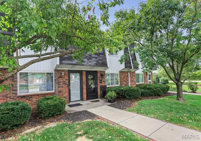 Homes for sale in Godfrey, IL | 5001 Little Creek Ln #C, Godfrey, IL 62035 | MLS# MIS26044076