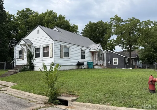 Homes for sale in Lebanon, MO | 685 W 2nd St, Lebanon, MO 65536 | MLS# MIS26044079