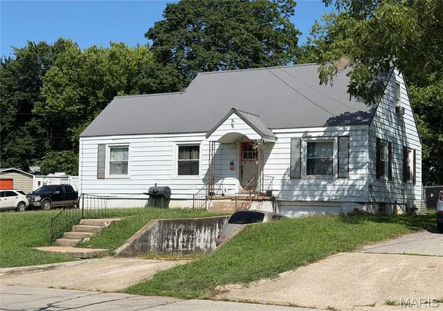 1st image of 685 W 2nd St, Lebanon, MO 65536 | MLS# MIS26044079