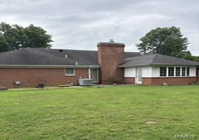 Homes for sale in Sikeston, MO | 616 W Salcedo Rd, Sikeston, MO 63801 | MLS# MIS26044080