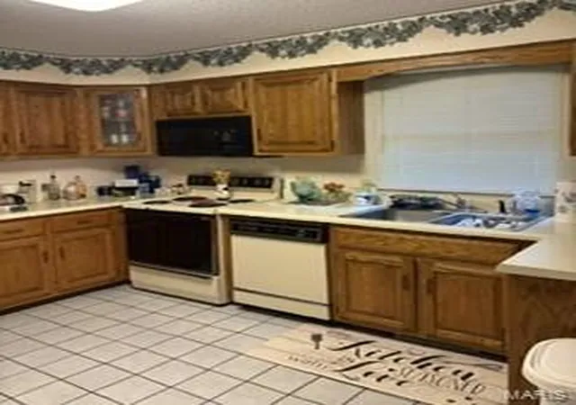 Homes for sale in Sikeston, MO | 616 W Salcedo Rd, Sikeston, MO 63801 | MLS# MIS26044080