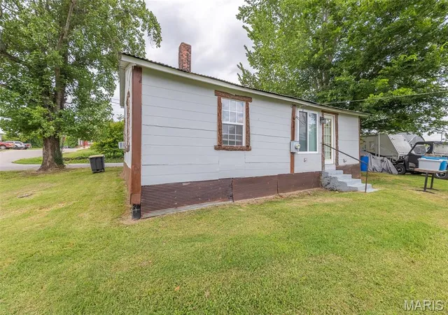 Homes for sale in Doniphan, MO | 102 E Charles St, Doniphan, MO 63935 | MLS# MIS26044081