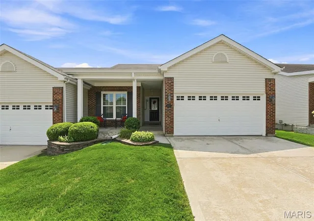 Photo 2 of Sale Pending at 473 Angelique Pl, Saint Charles, MO 63303 | MLS# MIS26044086 | Listing updated on 2026-08-17