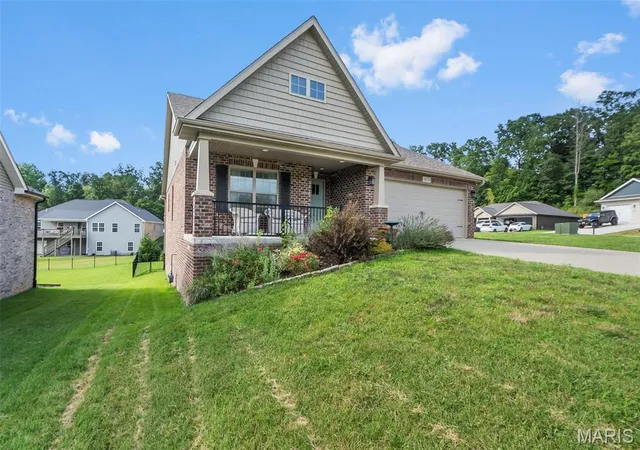 Photo 3 of Single family home for sale at 1908 Wheelwright Dr, Cape Girardeau, MO 63701 | MLS# MIS26044091 | Listing updated on 2026-07-27