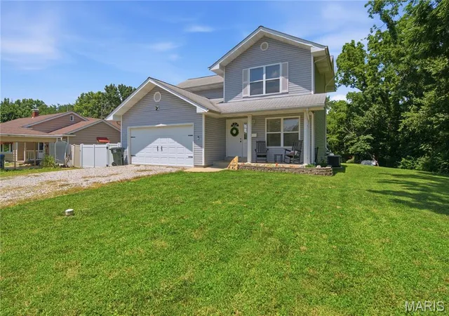 Homes for sale in Columbia, IL | 619 W Saint Louis St, Columbia, IL 62236 | MLS# MIS26044095