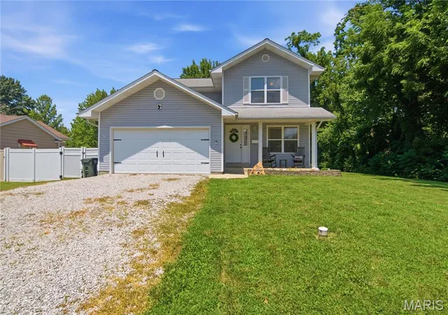 Homes for sale in Columbia, IL | 619 W Saint Louis St, Columbia, IL 62236 | MLS# MIS26044095