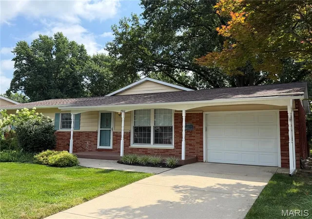Homes for sale in Edwardsville, IL | 1900 Stanford Pl, Edwardsville, IL 62025 | MLS# MIS26044125