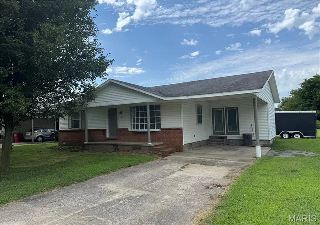 Homes for sale in Sikeston, MO | 1334 Shelby Ave, Sikeston, MO 63801 | MLS# MIS26044141