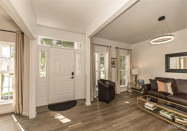 3rd image of 356 Carr Manor Ct, Ballwin, MO 63021 | MLS# MIS26044143
