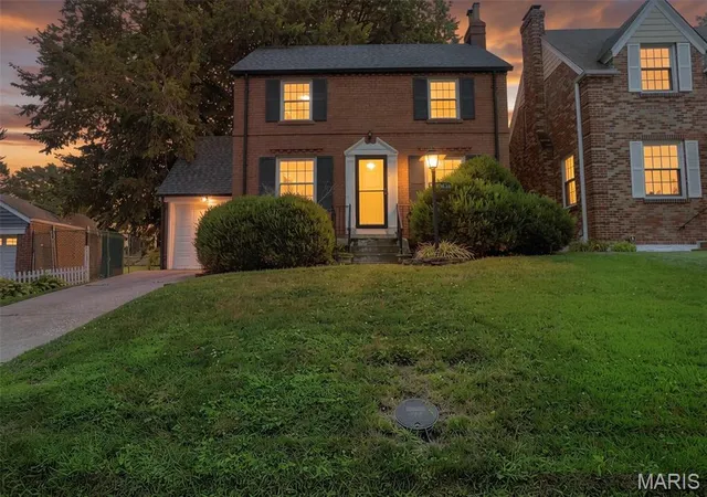 Photo 3 of Sale Pending at 7626 Lindbergh Dr, Saint Louis, MO 63117 | MLS# MIS26044145 | Listing updated on 2026-08-14