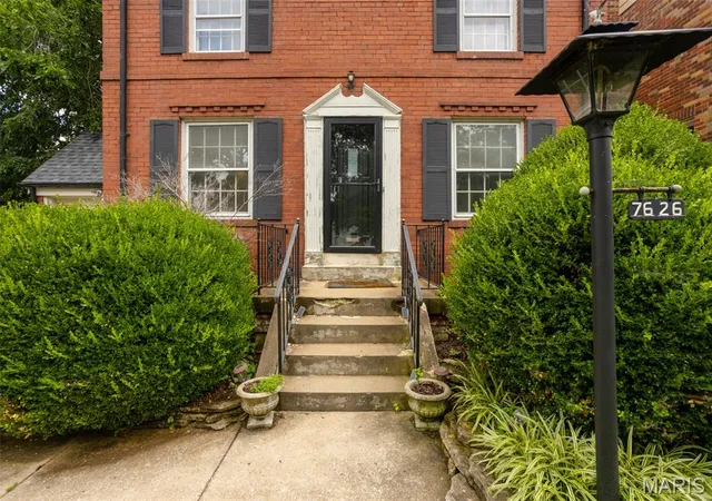 Photo 4 of Sale Pending at 7626 Lindbergh Dr, Saint Louis, MO 63117 | MLS# MIS26044145 | Listing updated on 2026-08-14