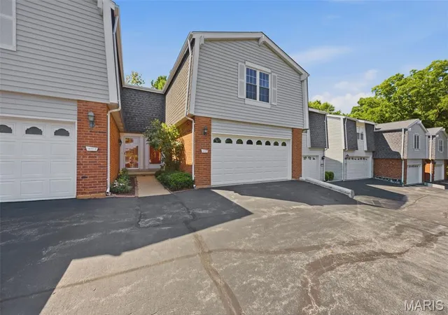 2nd image of 14520 Bantry Ln, Chesterfield, MO 63017 | MLS# MIS26044153