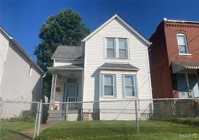 Photo 1 of Sale Pending at 5121 Wicklow Pl, St Louis, MO 63111 | MLS# MIS26044166 | Listing updated on 2026-08-28