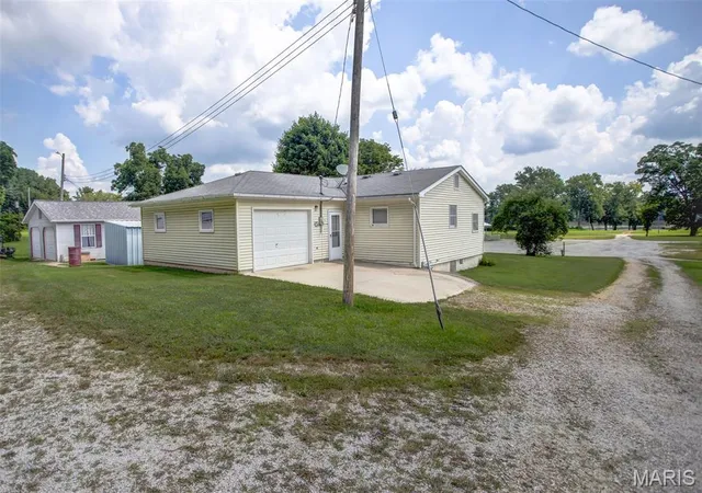 2nd image of 404 N 4th St, Kampsville, IL 62053 | MLS# MIS26044167