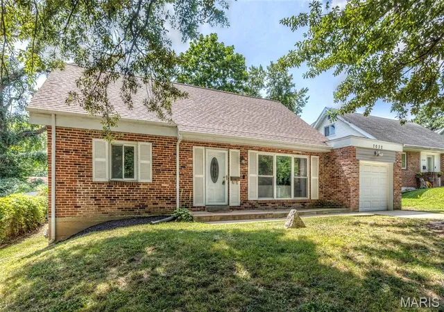 Photo 1 of Sale Pending at 7032 Canton Ave, University City, MO 63130 | MLS# MIS26044176 | Listing updated on 2026-09-01