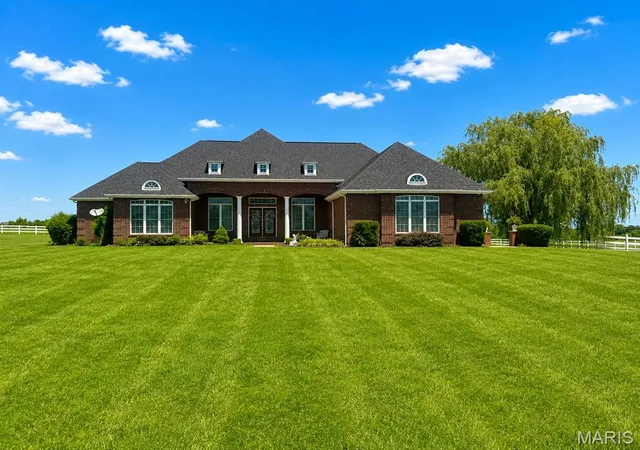 Homes for sale in Dixon, MO | 11447 Hwy D, Dixon, MO 65459 | MLS# MIS26044179