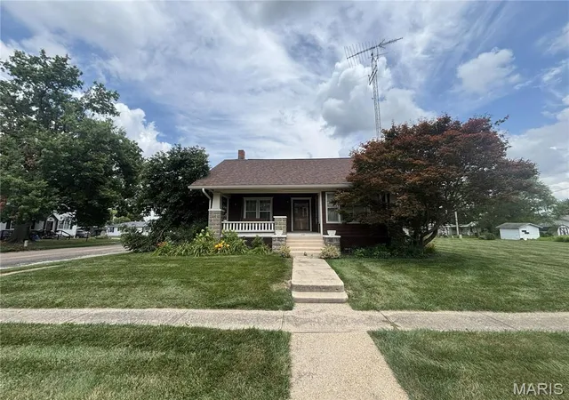 Homes for sale in Vandalia, MO | 414 N Jefferson St, Vandalia, MO 63382 | MLS# MIS26044183
